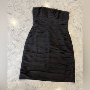 Black strapless Monique Lhuillier bridesmaids dress. Size 10. Gorgeous!